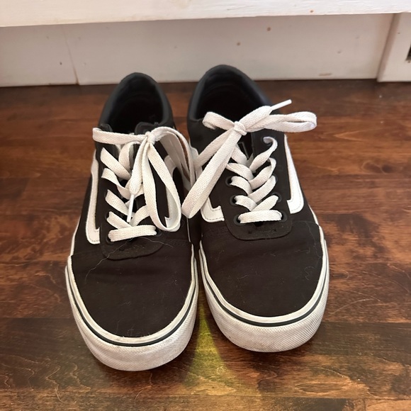 Vans - Picture 2 of 5